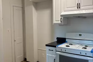 143 Delaware St, Woodbury, NJ 08096 - Photo 2
