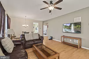 37 E Dehart Ave, Clayton, NJ 08312 - Photo 8