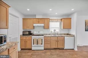 1024 Bergen Ave, Monroe Township, NJ 08094 - Photo 12