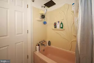 10 Sherwood Ln, Glassboro, NJ 08028 - Photo 2