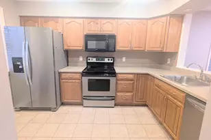 16 N Maple St, Woodbury, NJ 08096 - Photo 4