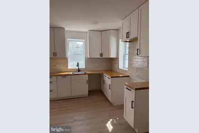 14 Capitol Street, Paulsboro, NJ 08066 - Photo 2
