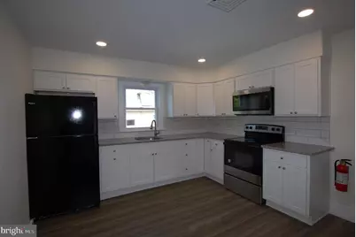 35 East Avenue #APT 2, Woodstown, NJ 08098 - Photo 2