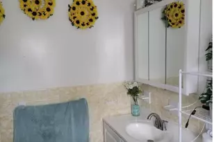 27 E Line St, Carneys Point, NJ 08069 - Photo 10