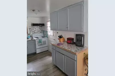 27 E Line Street, Carneys Point, NJ 08069 - Photo 4