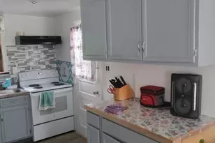 27 E Line St, Carneys Point, NJ 08069 - Photo 4