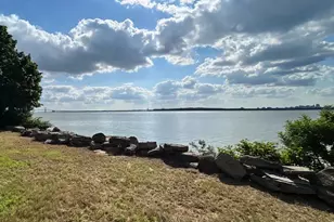 29 Delaware Dr, Penns Grove, NJ 08069 - Photo 1