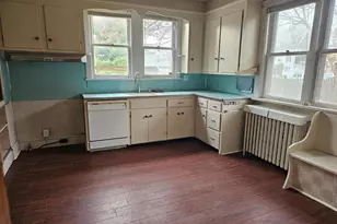 152 N Main St, Elmer, NJ 08318 - Photo 2