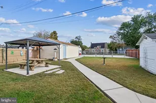 327 Lafayette Rd, Carneys Point, NJ 08069 - Photo 24