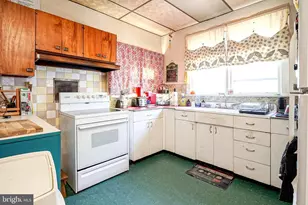 76 Chestnut St, Elmer, NJ 08318 - Photo 8