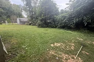 16 Pine St, Pennsville Township, NJ 08023 - Photo 2