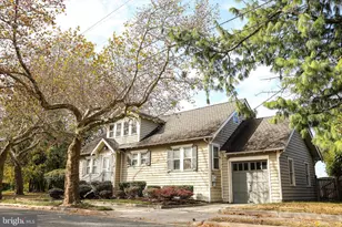 22 Delaware Ave, Penns Grove, NJ 08069 - Photo 2