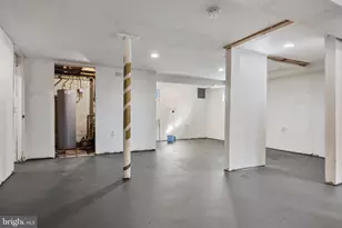 303 Pine St, Carneys Point, NJ 08069 - Photo 20