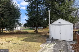 303 Pine St, Carneys Point, NJ 08069 - Photo 24
