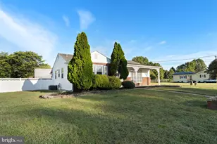 51 Salem Dr, Pennsville, NJ 08070 - Photo 6