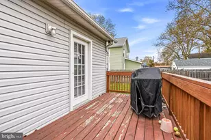 21 Vanburen St, Pennsville Township, NJ 08023 - Photo 32