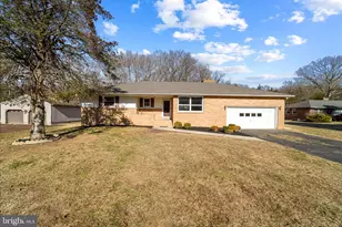 292 E Pittsfield St, Pennsville, NJ 08070 - Photo 1