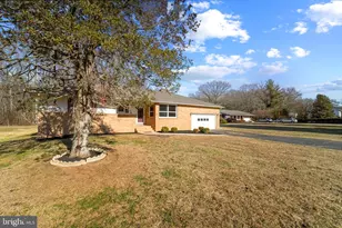 292 E Pittsfield St, Pennsville, NJ 08070 - Photo 2