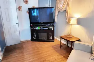 98 Railroad Ave, Penns Grove, NJ 08069 - Photo 6