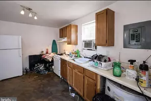 51 E Griffith St, Penns Grove, NJ 08069 - Photo 2