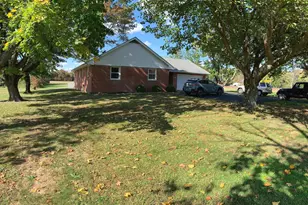 116 N Golfwood Ave, Carneys Point, NJ 08069 - Photo 2