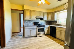 116 N Golfwood Ave, Carneys Point, NJ 08069 - Photo 4