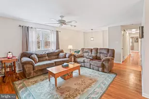 29 Nicholas Dr, Pennsville, NJ 08070 - Photo 2