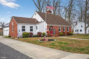 46 Maplewood Ave, Carneys Point, NJ 08069 - Photo 2