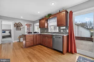 46 Maplewood Ave, Carneys Point, NJ 08069 - Photo 20