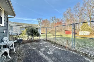 8 Woodside Pl, Pennsville Township, NJ 08070 - Photo 10