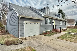 8 Woodside Pl, Pennsville Township, NJ 08070 - Photo 2