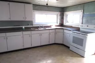 21 E Pittsfield St, Pennsville Township, NJ 08070 - Photo 10