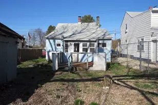 21 E Pittsfield St, Pennsville Township, NJ 08070 - Photo 2