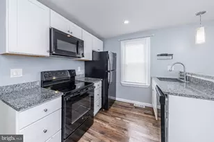 277 S River Walk, Penns Grove, NJ 08069 - Photo 2