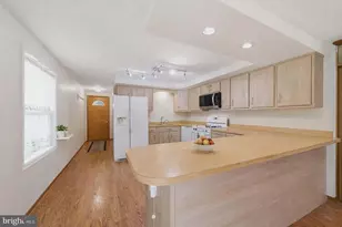 38 N Dupont Rd, Carneys Point, NJ 08069 - Photo 6