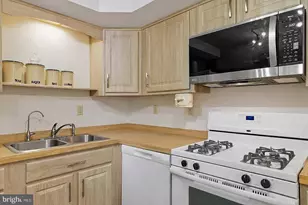 38 N Dupont Rd, Carneys Point, NJ 08069 - Photo 10