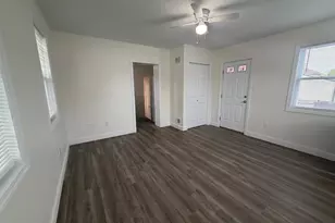 196 N Broadway, Pennsville Township, NJ 08070 - Photo 2