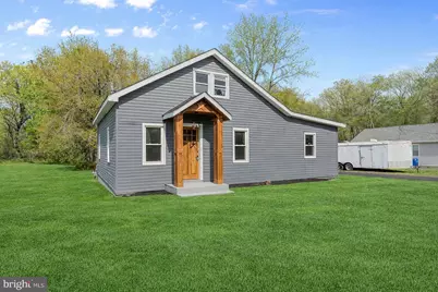 105 E Del A Vue Avenue, Carneys Point, NJ 08069 - Photo 1