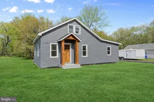 105 E Del-A-Vue Ave, Carneys Point, NJ 08069 - Photo 2