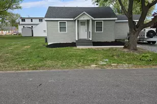 10 Jefferson Rd, Pennsville, NJ 08070 - Photo 2