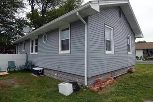256 H St, Carneys Point, NJ 08069 - Photo 4