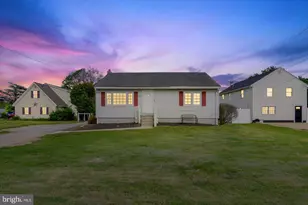 370 S Hook Rd, Pennsville Township, NJ 08070 - Photo 1