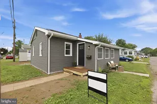 129 Magnolia St, Carneys Point, NJ 08069 - Photo 2