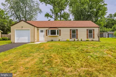 279 Wintergreen Lane, Carneys Point, NJ 08069 - Photo 2