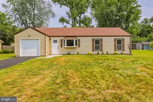 279 Wintergreen Ln, Carneys Point, NJ 08069 - Photo 2