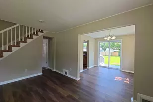 39 Maplewood Ave, Carneys Point, NJ 08069 - Photo 4