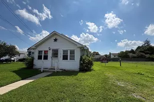 215 Highland Ave, Pennsville, NJ 08070 - Photo 1