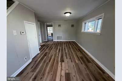 21 E Pittsfield Street, Pennsville Township, NJ 08070 - Photo 2