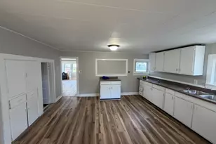 21 E Pittsfield St, Pennsville Township, NJ 08070 - Photo 4