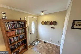 85 Raptor Dr, Hanover, PA 17331 - Photo 2